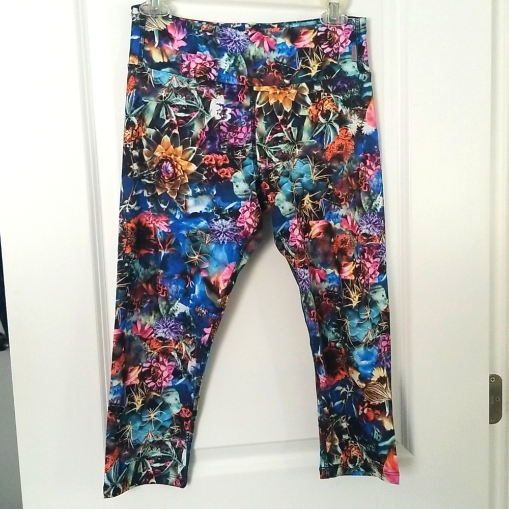 Cute a colorful, perfect for spring, floral leggings